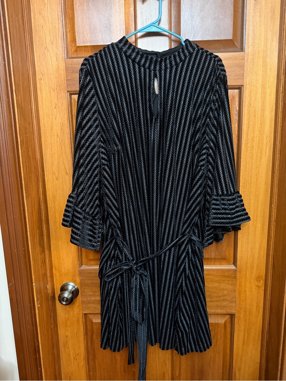 ModCloth 4X Short Dress 3/4 Flare Sleeves Belted Keyhole High Neck